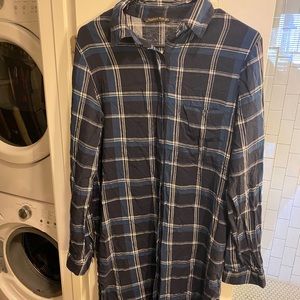 Long sleeve plaid button down shirt